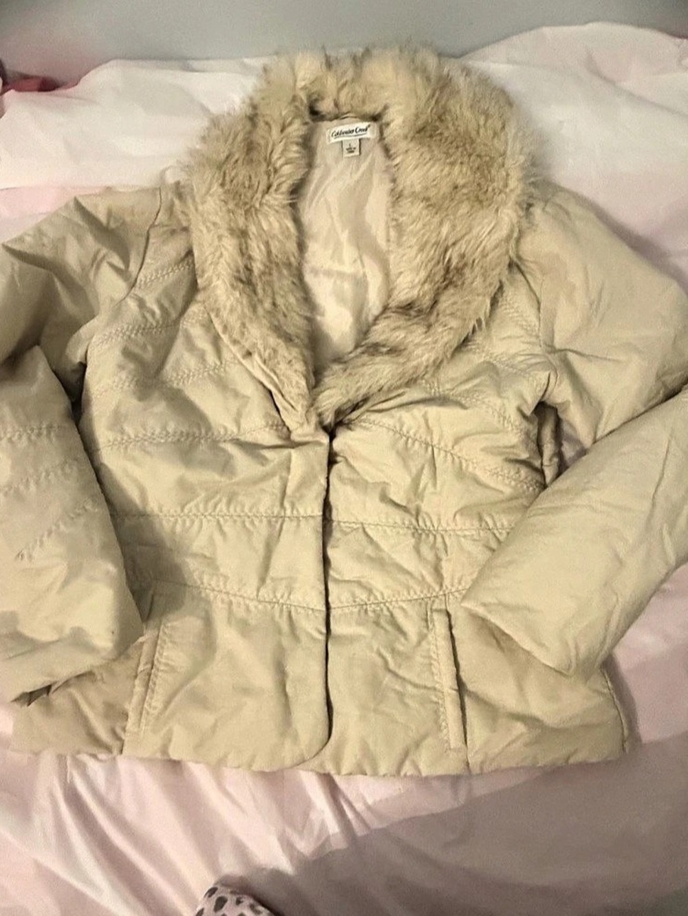 Coldwater Creek Faux Fur Collar Puffer in Cream Large Like New